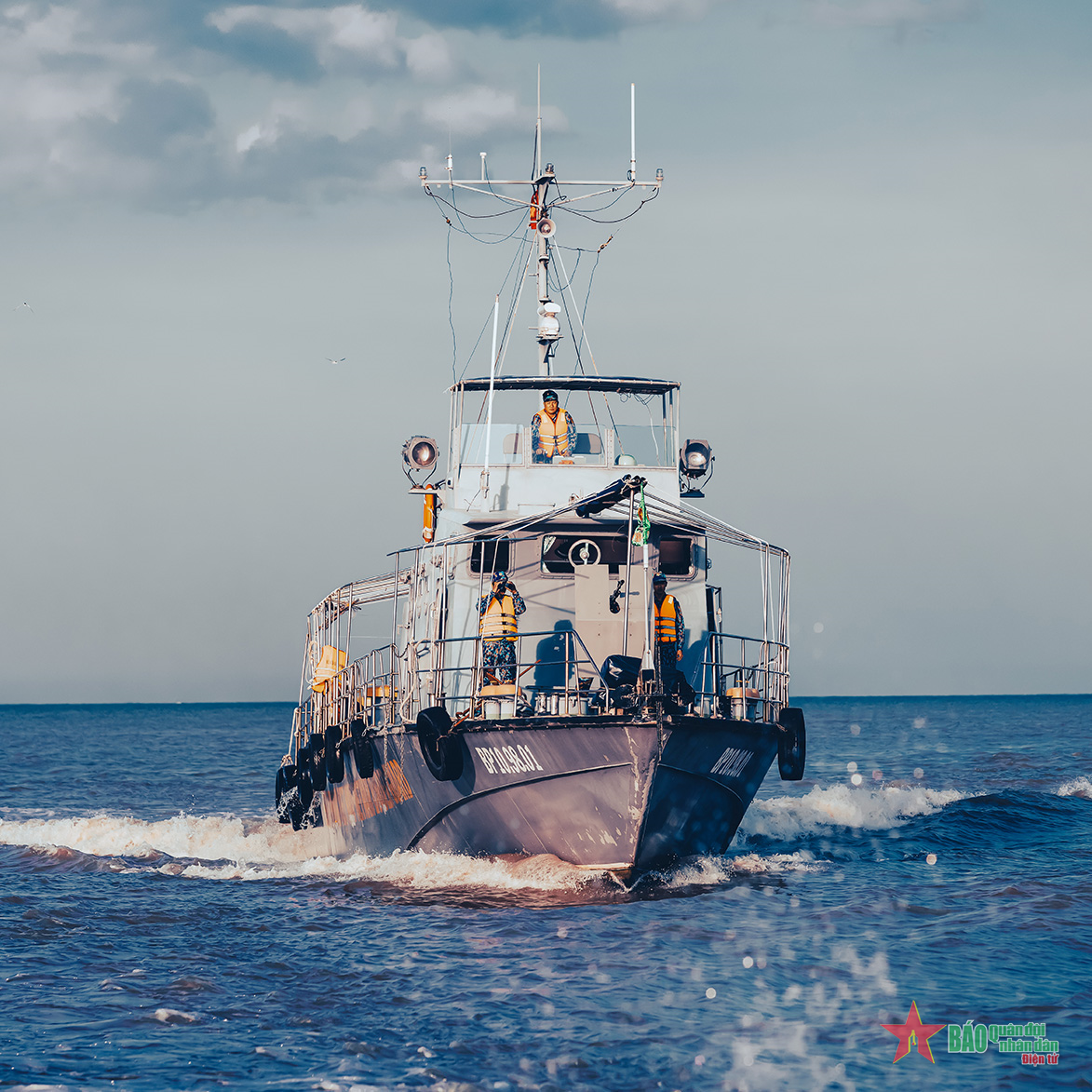 Bộ đội Biên phòng tuần tra trên biển